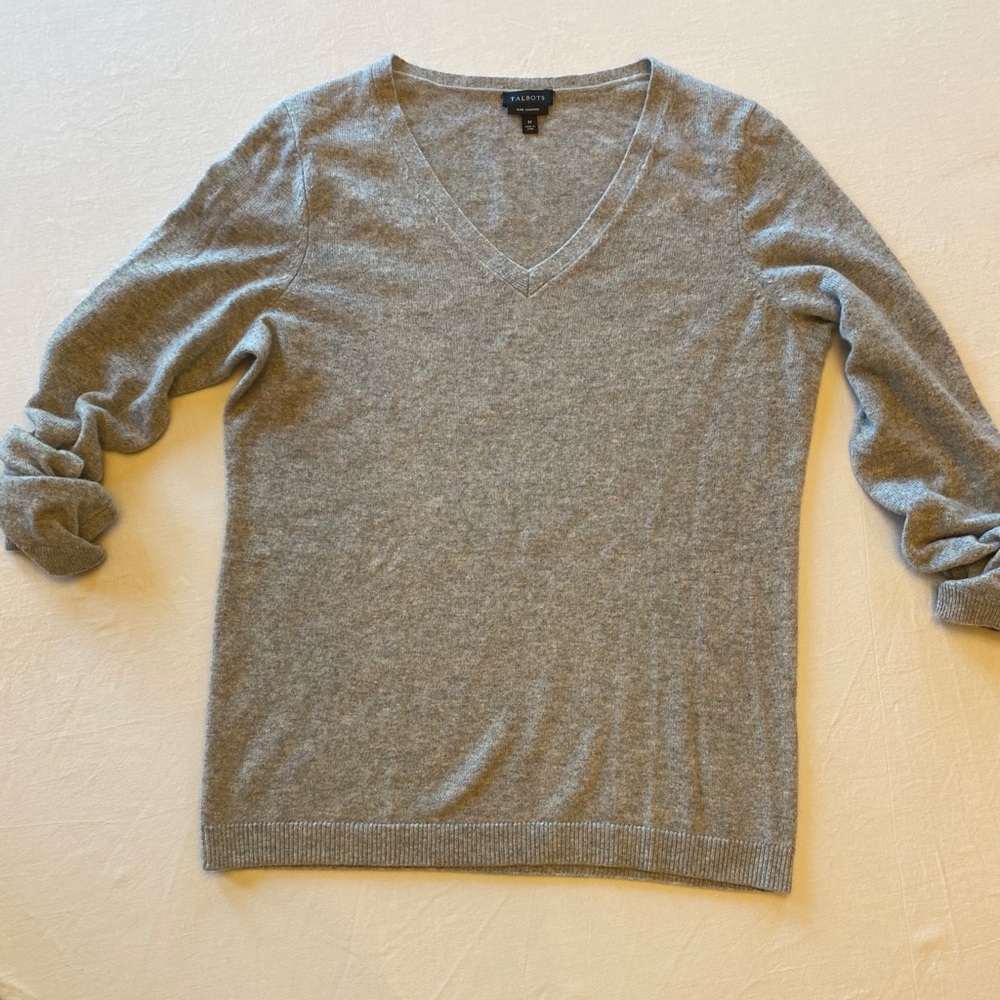 Cashmere V neck sweater